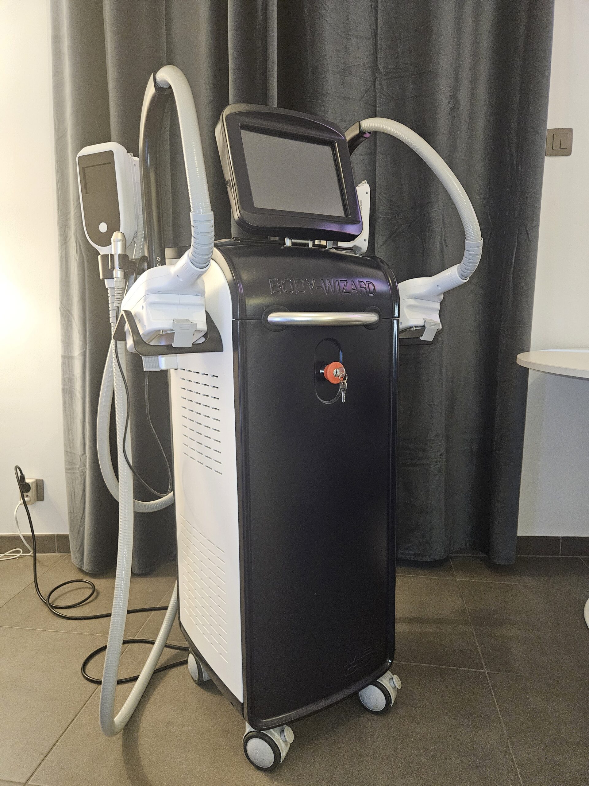 Body Wizard voor cryolipolyse bij Redeem Me Beauty in Zemst